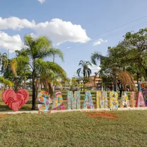 Pintor profissional em Samambaia, Brasília, especializado em pintura residencial e comercial, com serviços de reformas, acabamento detalhado e revitalização de casas, apartamentos, escritórios e lojas na região.