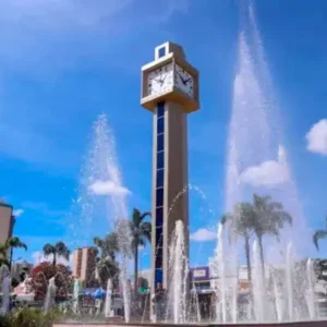 Pintor profissional em Taguatinga, Brasília, com ampla experiência em pintura residencial, comercial e reformas, garantindo acabamento de qualidade para casas, apartamentos, lojas e escritórios na região.