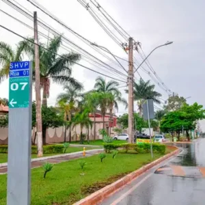 Pintor profissional em Vicente Pires, Brasília, especializado em pintura residencial e comercial, com serviços de reformas, revitalização de ambientes e acabamento detalhado para casas, apartamentos e estabelecimentos comerciais.
